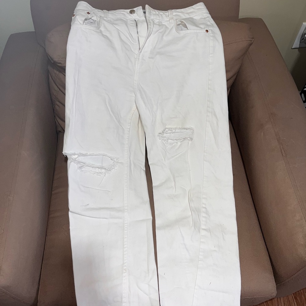 Bershka Off-White Cropped Jeans